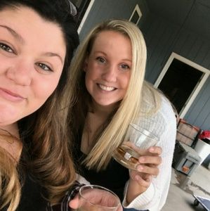 Meet your Posher, Whitney